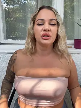 Snapshot of sexybatwomen33 chatting on 06.19.26 sexybatwomen33 online show from 06.19.26