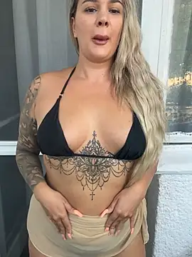 Snapshot of sexybatwomen33 chatting on 07.18.26 sexybatwomen33 online show from 07.18.26