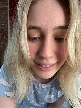 Snapshot of LovelyMiu chatting on 02.12.26 LovelyMiu online show from 02.12.26