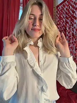 Snapshot of LovelyMiu chatting on 02.14.26 LovelyMiu online show from 02.14.26