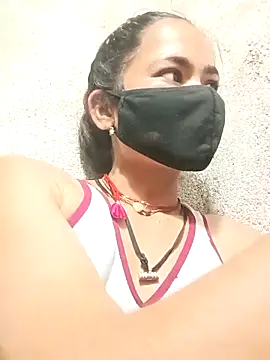 Sunali Bendre online show from 04.01.26