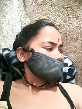 Snapshot of Sunali_Bendre chatting on 06.17.26 Sunali Bendre online show from 06.17.26