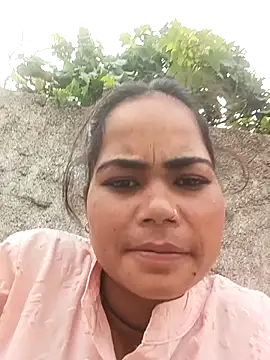Snapshot of Sunali_Bendre chatting on 07.12.26 Sunali Bendre online show from 07.12.26