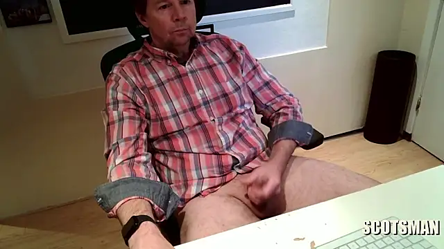 Snapshot of Scotsmanx chatting on 05.13.26 Scotsmanx online show from 05.13.26
