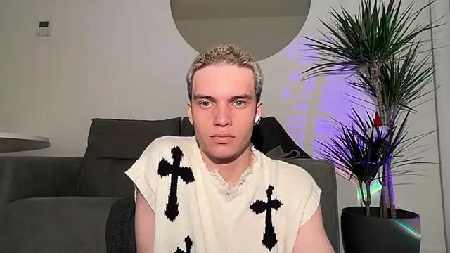 Snapshot of twl8vibe chatting on 02.20.26 twl8vibe online show from 02.20.26