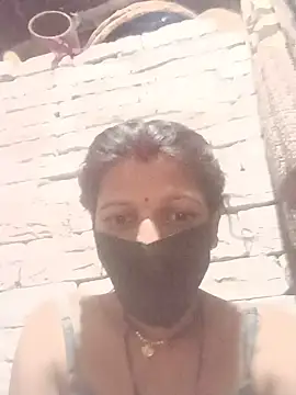 Snapshot of Divya-11431 chatting on 05.26.26 Divya-11431 online show from 05.26.26