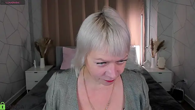 Snapshot of Ann_Annise chatting on 02.07.26 Ann Annise online show from 02.07.26