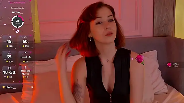 Snapshot of VivanWestwood chatting on 04.13.26 VivanWestwood online show from 04.13.26