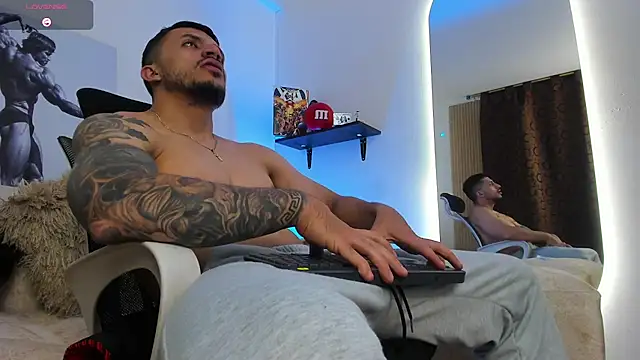 Snapshot of LiamReigns_ chatting on 07.14.26 LiamReigns online show from 07.14.26