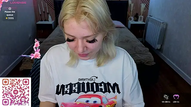 Snapshot of Kate_Krose chatting on 06.09.26 Kate Krose online show from 06.09.26