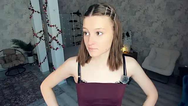 Snapshot of LianneBynon chatting on 02.18.26 LianneBynon online show from 02.18.26