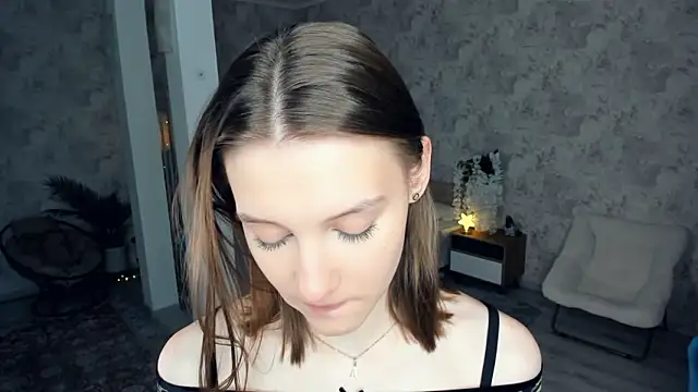 Snapshot of LianneBynon chatting on 03.07.26 LianneBynon online show from 03.07.26