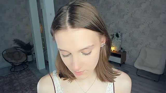 Snapshot of LianneBynon chatting on 03.09.26 LianneBynon online show from 03.09.26