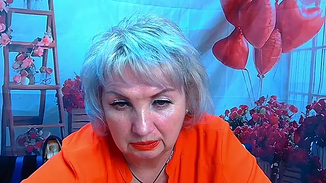 Snapshot of RenataDaster chatting on 04.15.26 RenataDaster online show from 04.15.26