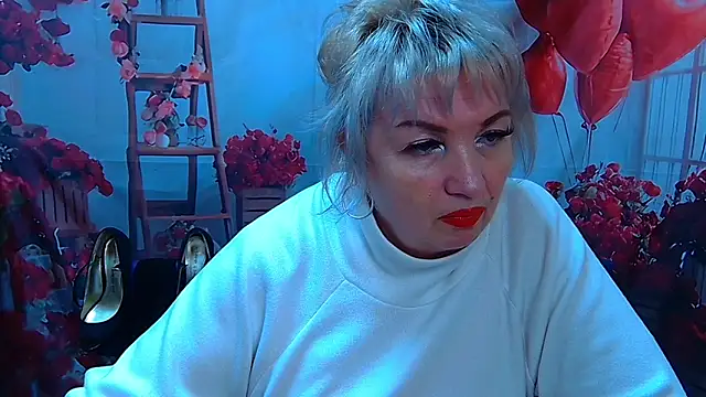 Snapshot of RenataDaster chatting on 04.28.26 RenataDaster online show from 04.28.26