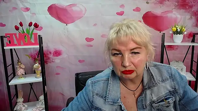 Snapshot of RenataDaster chatting on 05.06.26 RenataDaster online show from 05.06.26