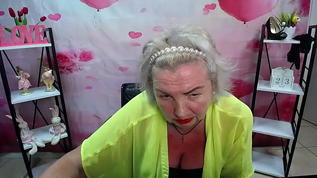 Snapshot of RenataDaster chatting on 05.23.26 RenataDaster online show from 05.23.26