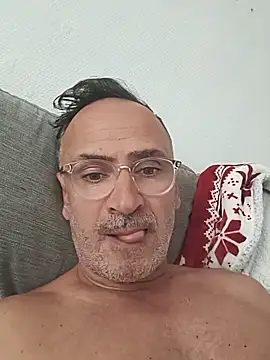 Snapshot of bobo672 chatting on 05.19.26 bobo672 online show from 05.19.26
