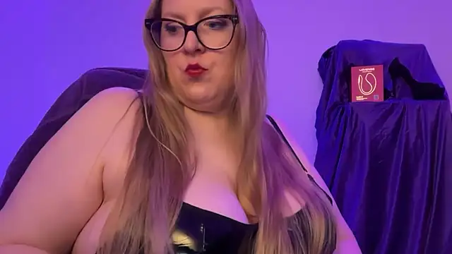 Snapshot of MissCharlotteXx chatting on 04.11.26 MissCharlotteXx online show from 04.11.26