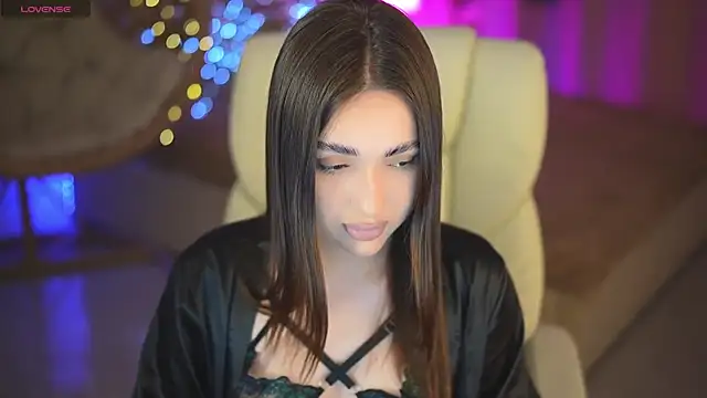 OliviaMoore  online show from 04.03.26