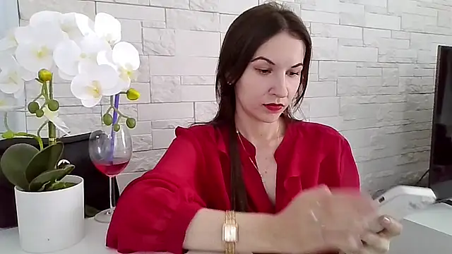 Snapshot of JuliaLovely chatting on 06.24.26 JuliaLovely online show from 06.24.26