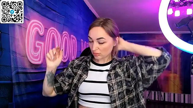 Snapshot of Vellora_ chatting on 05.19.26 Vellora online show from 05.19.26