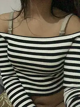 Snapshot of Nour-Lina chatting on 02.27.26 Nour-Lina online show from 02.27.26