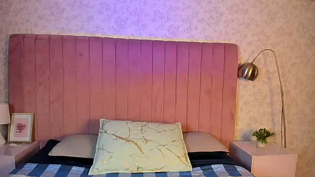 Katiawilson online show from 02.11.26