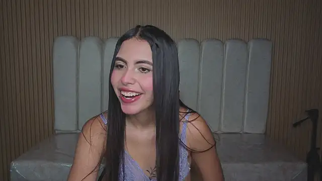 Snapshot of Perla_lovely_ chatting on 02.12.26 Perla lovely online show from 02.12.26