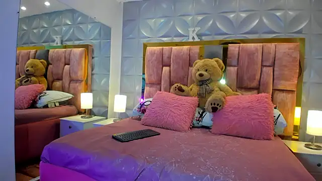 Paris Velvet online show from 01.31.26