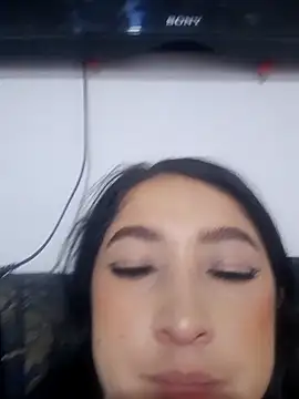 Snapshot of Maitebigboobs chatting on 02.25.26 Maitebigboobs online show from 02.25.26