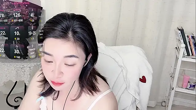 Snapshot of Sunse11 chatting on 02.22.26 Sunse11 online show from 02.22.26