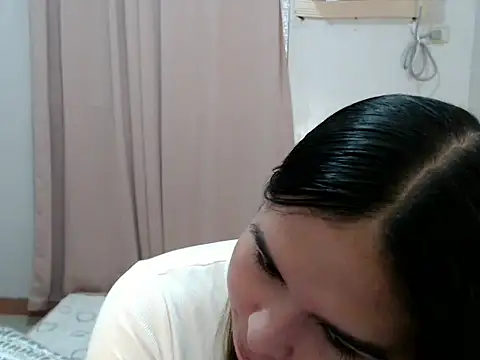 Snapshot of lovely_Janeee chatting on 05.01.26 lovely Janeee online show from 05.01.26