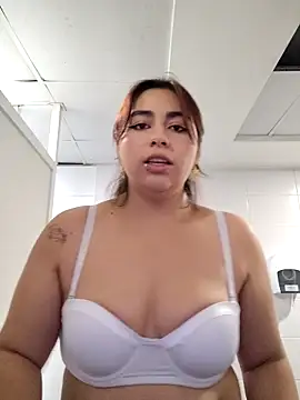 Snapshot of gissgirlll chatting on 02.12.26 gissgirlll online show from 02.12.26