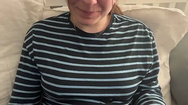 Lucyschickt online show from 04.12.26