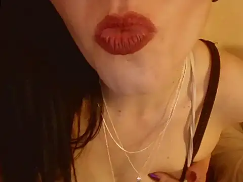 Snapshot of VelvetX-Mona chatting on 03.11.26 VelvetX-Mona online show from 03.11.26