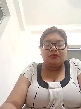 Elie Hallway online show from 03.11.26