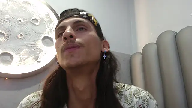 Snapshot of Noha-Smith chatting on 02.27.26 Noha-Smith online show from 02.27.26