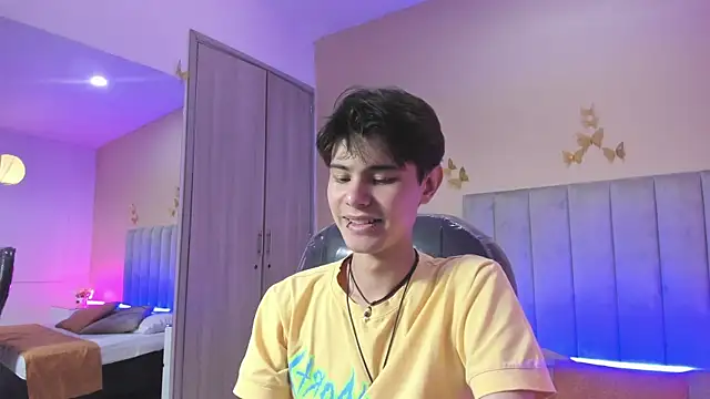 Snapshot of Derek_Sinn chatting on 03.19.26 Derek Sinn online show from 03.19.26