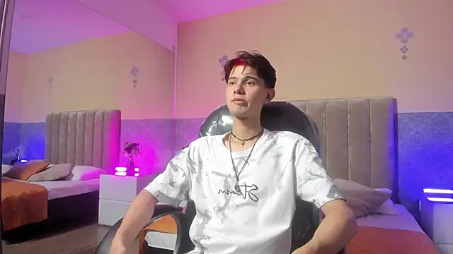 Snapshot of Derek_Sinn chatting on 03.26.26 Derek Sinn online show from 03.26.26