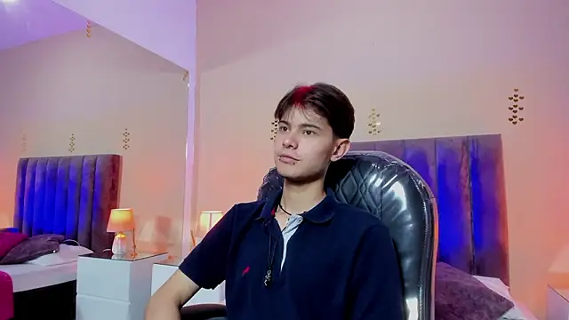 Snapshot of Derek_Sinn chatting on 03.28.26 Derek Sinn online show from 03.28.26