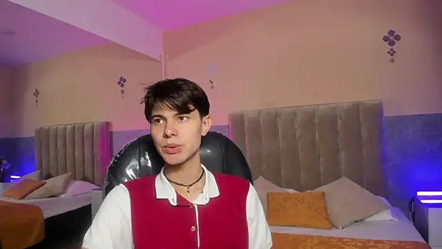 Snapshot of Derek_Sinn chatting on 04.13.26 Derek Sinn online show from 04.13.26