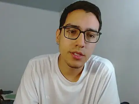 Snapshot of NickFin chatting on 04.29.26 NickFin online show from 04.29.26