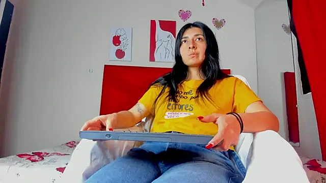 EmmaWilliamss4 online show from 03.12.26