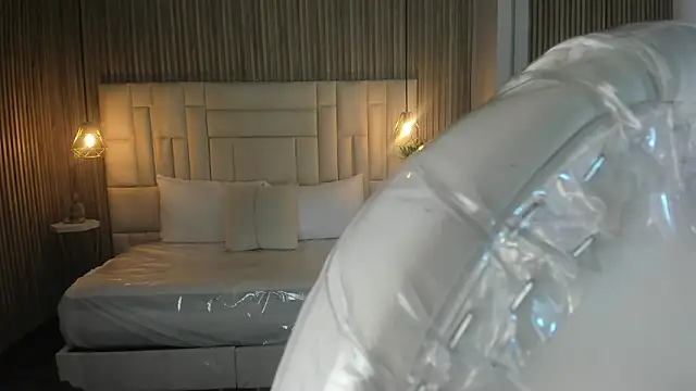 Snapshot of Ravenn21x chatting on 02.28.26 Ravenn21x online show from 02.28.26