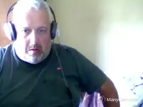 Snapshot of swichcassanesi chatting on 04.18.26 swichcassanesi online show from 04.18.26