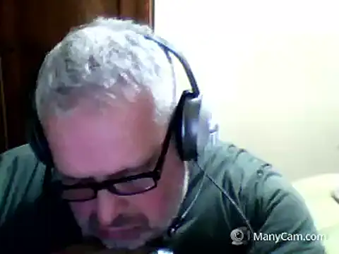 Snapshot of swichcassanesi chatting on 04.19.26 swichcassanesi online show from 04.19.26