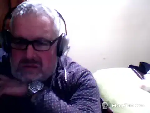 Snapshot of swichcassanesi chatting on 04.25.26 swichcassanesi online show from 04.25.26