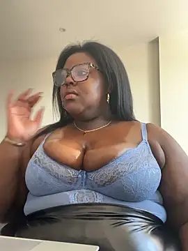 Snapshot of BouncyBBW chatting on 04.23.26 BouncyBBW online show from 04.23.26