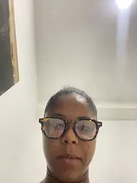 Snapshot of LIA_PARKERR chatting on 05.24.26 LIA PARKERR online show from 05.24.26